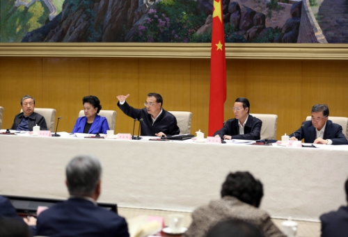 李克强：衡量“放管服”改革成效要有明确量化指标