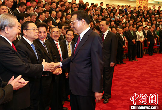李克强会见世界华侨华人社团联谊大会全体代表提三点希望